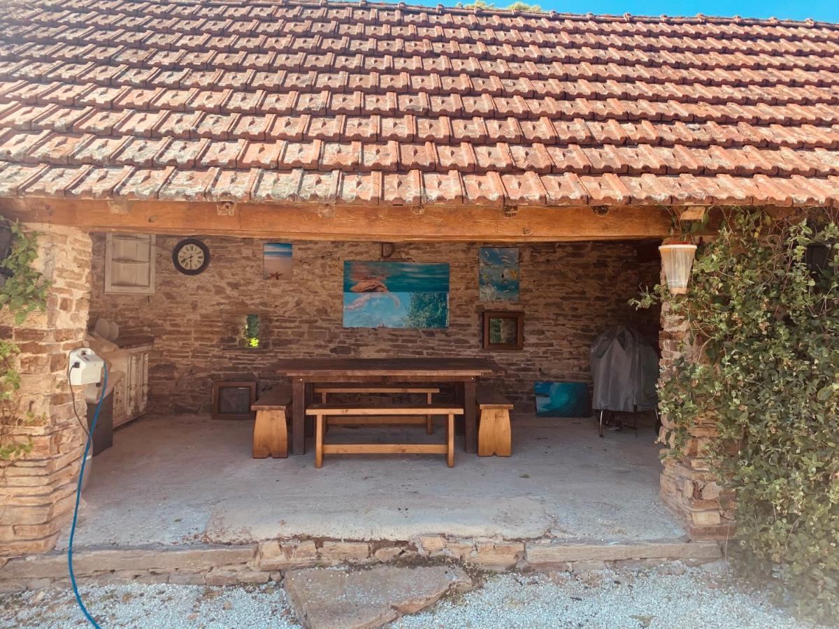 La Petite Ecurie Villa Saint-Yrieix-la-Perche Dış mekan fotoğraf